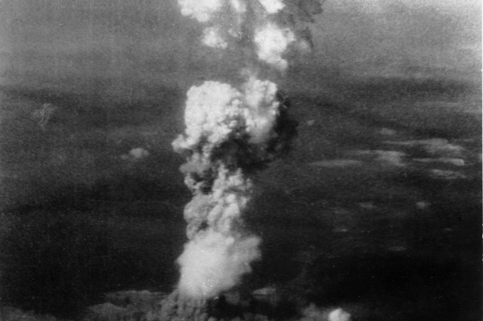 Atomic_cloud_over_Hiroshima