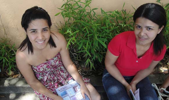 Valéria Ferreira, 22 anos, e Vanessa Ferreira, 19 anos