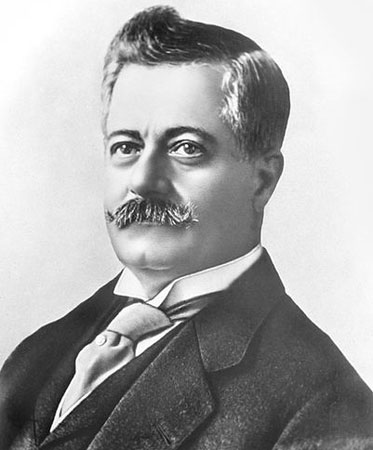 A candidatura do paraibano foi apoiada por Minas Gerais e sua vitória representava uma primeira derrota da política do café com leite - apenas o gaúcho Hermes da Fonseca havia até então sido uma exceção a ela. Mesmo assim, ele ainda representava o interesse das oligarquias paulista e mineira. A candidatura do paraibano foi apoiada por Minas Gerais e sua vitória representava uma primeira derrota da política do café com leite - apenas o gaúcho Hermes da Fonseca havia até então sido uma exceção a ela. Mesmo assim, ele ainda representava o interesse das oligarquias paulista e mineira.