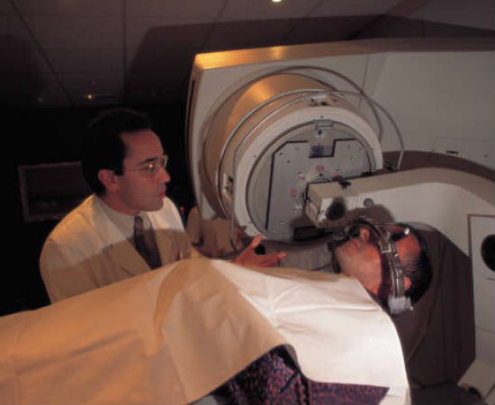 Esta área da medicina desenvolve tratamentos por radiação. Foto: Getty Images