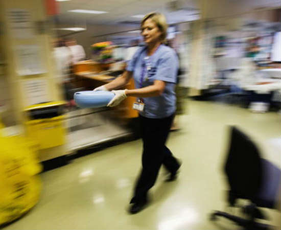 Pacientes que precisam de tratamento intensivo são encaminhados para esses profissionais. Foto: Getty Images