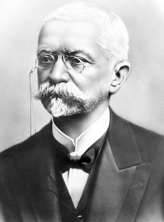 Mineiro, Afonso Pena colocou em prática as decisões do Convênio de Taubaté, criado no governo anterior e segundo o qual os governadores de São Paulo, Rio de Janeiro e Minas Gerais teriam de comprar todo o excedente de café estocado. Ele também incentivou a criação de ferrovias e interligou a Amazônia ao Rio de Janeiro pelo fio telegráfico. Morreu durante o mandato, em meio à crise política gerada pelas disputas à sua sucessão (ocorreu um cisma na aliança entre mineiros e paulistas, ou política do café com leite) e a presidência foi transferida ao vice-presidente Nilo Peçanha. Mineiro, Afonso Pena colocou em prática as decisões do Convênio de Taubaté, criado no governo anterior e segundo o qual os governadores de São Paulo, Rio de Janeiro e Minas Gerais teriam de comprar todo o excedente de café estocado. Ele também incentivou a criação de ferrovias e interligou a Amazônia ao Rio de Janeiro pelo fio telegráfico. Morreu durante o mandato, em meio à crise política gerada pelas disputas à sua sucessão (ocorreu um cisma na aliança entre mineiros e paulistas, ou política do café com leite) e a presidência foi transferida ao vice-presidente Nilo Peçanha.