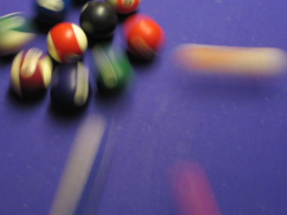 Estude a lei da conservação de quantidade de movimento. Estude a lei da conservação de quantidade de movimento.