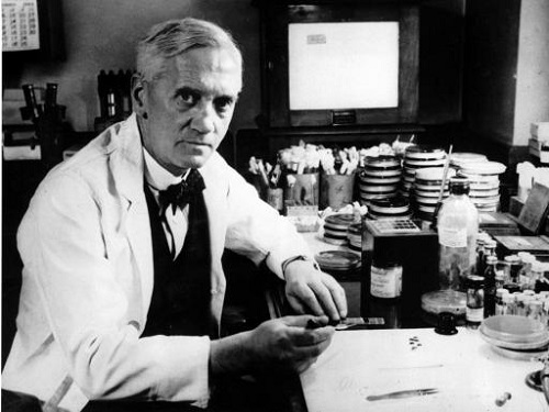 A fama mundial do escocês Alexander Fleming é merecida. Em 1928 o cientista desenvolveu a penicilina, o primeiro antibiótico utilizado com sucesso. (Foto: Wikimedia Commons)