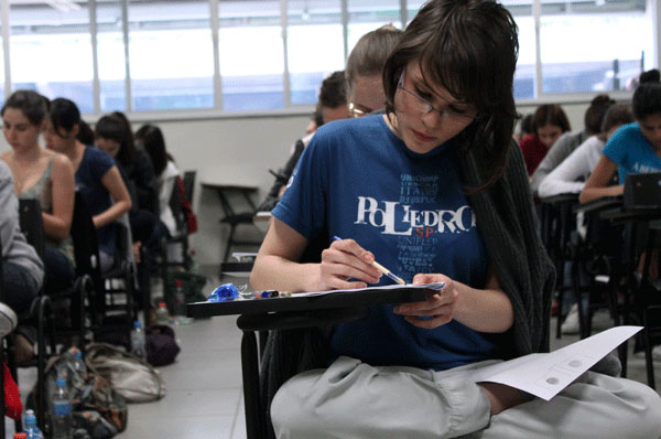 Primeira fase do vestibular da Unesp ocorre neste domingo (18)