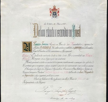 Em 13 de maio de 1888 foi assinada a lei áurea, que libertou os cerca de 700 mil escravos que viviam no Brasil.