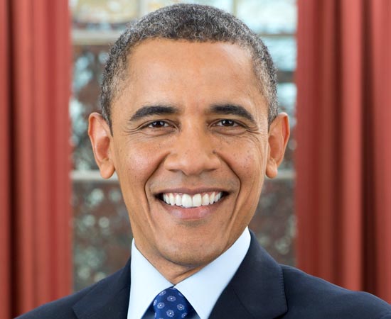 BARACK OBAMA - 2008. O democrata vence as prévias contra a senadora Hillary Clinton. Nas eleições de novembro, conquista o posto de 44º presidente do país. Nascido no Havaí, Obama é filho de um economista queniano. Sua esposa, Michelle, é tataraneta de um escravo da Carolina do Sul. BARACK OBAMA - 2008. O democrata vence as prévias contra a senadora Hillary Clinton. Nas eleições de novembro, conquista o posto de 44º presidente do país. Nascido no Havaí, Obama é filho de um economista queniano. Sua esposa, Michelle, é tataraneta de um escravo da Carolina do Sul.