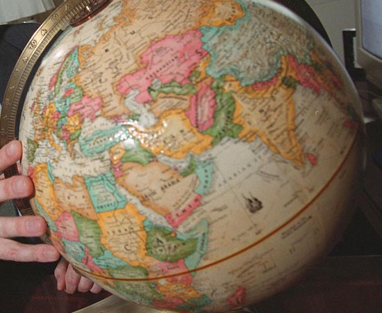 CARTOGRAFIA - Estude sobre mapas, coordenadas geográficas, fusos horários, meridianos, paralelos, longitudes e latitudes.