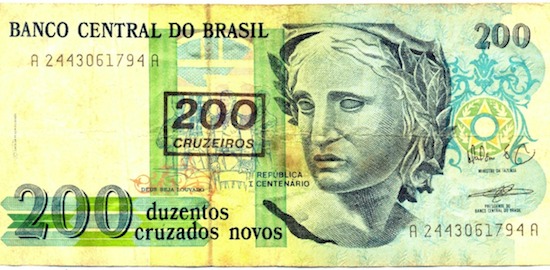 O antigo cruzeiro voltou a circular em 16 de março de 1990, mas dessa vez não foi para cortar zeros. Um cruzeiro valia exatamente um cruzado novo.