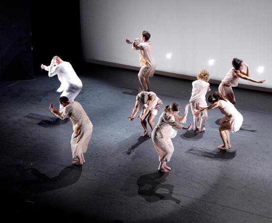 COMUNICAÇÃO DAS ARTES DO CORPO - São as técnicas usadas para entender o corpo como meio de comunicação entre o homem e a sociedade.