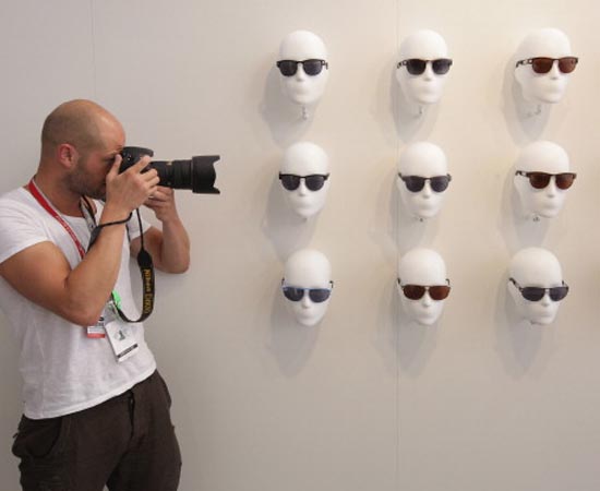 FOTOGRAFIA - É a captação de imagens com o uso de câmeras, sua gravação e reprodução em papel e meios digitais.