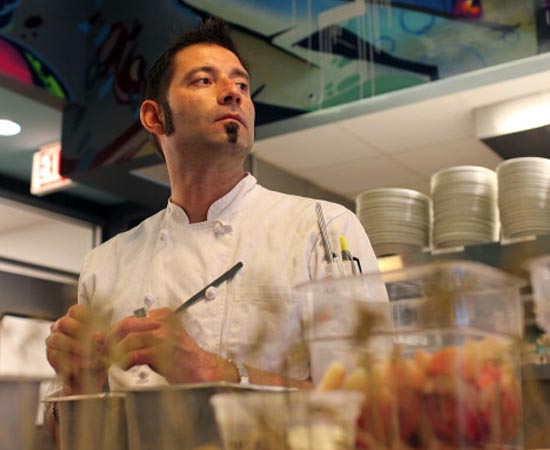 GASTRONOMIA - São as técnicas utilizadas para a preparação de alimentos e bebidas e na gestão de restaurantes.