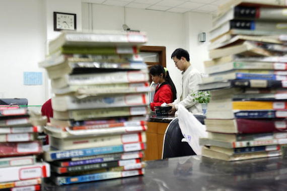 No segundo semestre, reserve duas horas por dia para resolver questões de vestibulares antigos das universidades nas quais pretende entrar. (Foto: Getty Images) No segundo semestre, reserve duas horas por dia para resolver questões de vestibulares antigos das universidades nas quais pretende entrar. (Foto: Getty Images)