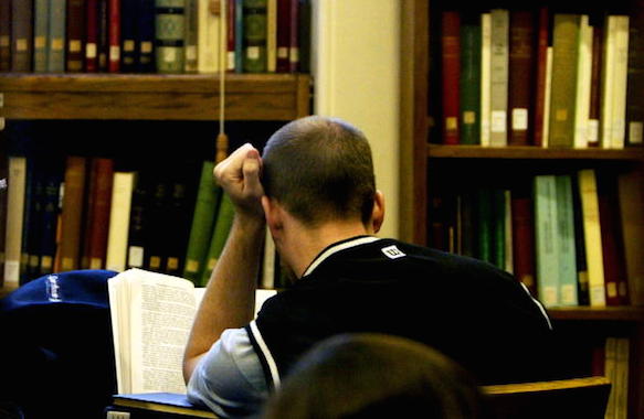 Por volta de três ou quatro semanas antes do vestibular, comece a revisar os principais conteúdos. A revisão para a segunda etapa deve começar assim que você souber da aprovação na primeira. Por volta de três ou quatro semanas antes do vestibular, comece a revisar os principais conteúdos. A revisão para a segunda etapa deve começar assim que você souber da aprovação na primeira.