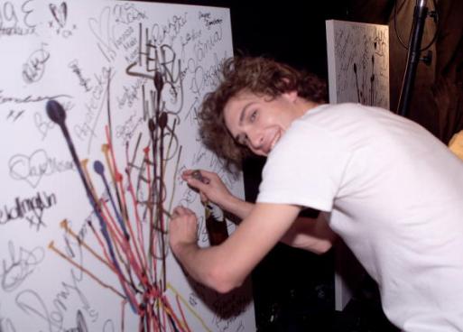 Ok, é hora de listar seus gostos e habilidades - tanto os que você já tem quanto os que deseja desenvolver. Depois, é hora de refletir: quais desses itens eu consigo me ver usando no dia a dia do meu curso e da minha profissão e quais deles eu prefiro deixar como hobby? Organize-os em dois grupos de acordo com essa divisão e procure carreiras que exijam o que está no primeiro grupo. (Imagem: Getty Images) Ok, é hora de listar seus gostos e habilidades - tanto os que você já tem quanto os que deseja desenvolver. Depois, é hora de refletir: quais desses itens eu consigo me ver usando no dia a dia do meu curso e da minha profissão e quais deles eu prefiro deixar como hobby? Organize-os em dois grupos de acordo com essa divisão e procure carreiras que exijam o que está no primeiro grupo. (Imagem: Getty Images)