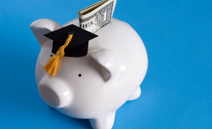 Metade dos jovens precisa de bolsas ou financiamento para pagar universidade, diz estudo