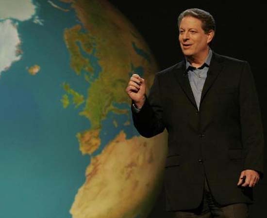 UMA VERDADE INCOVENIENTE (2006) - Documentário do ex-vice-presidente americano e Nobel da Paz Al Gore, apresenta os problemas ambientais de forma didática e clara e alerta para um futuro problemático para o planeta.