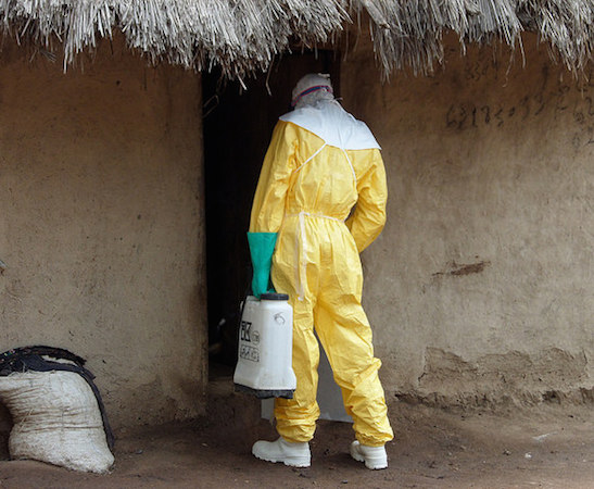Uma medida preventiva simples e eficaz contra o Ebola é a higienização com cloro e sabão. O vírus morre ao entrar em contato com essas substâncias. (Foto: Creative Commons)