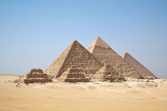 EGITO ANTIGO - A cultura, religião e os modos de produção no Egito Antigo.