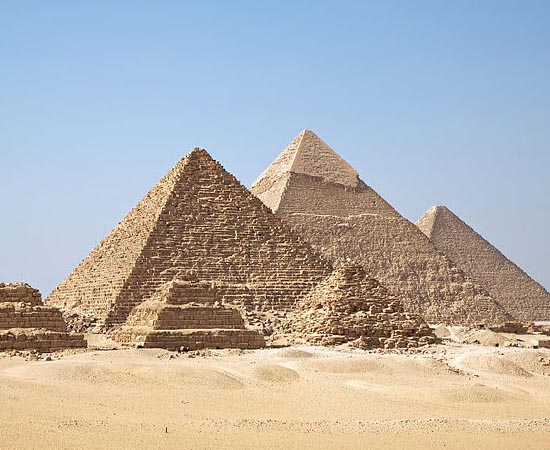 EGITO - Estude sobre o período pré-dinástico, o período dinástico e o legado dos povos egípcios.
