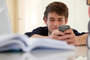 A serviço da educação: como smartphones, tablets e internet podem ser usados pelos alunos para estudar