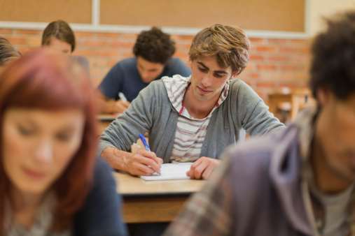 Ano letivo nas universidades federais deve avançar até o início de 2013 devido à greve