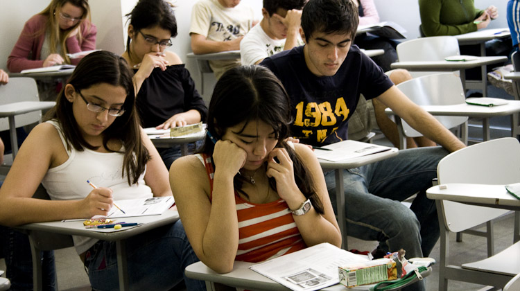 Estudantes têm até esta sexta-feira (9) para se inscreverem no processo seletivo da UEMA