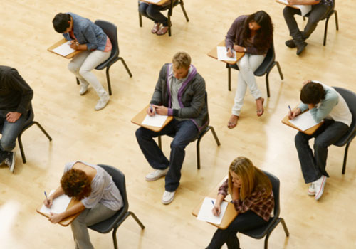 Enade será feito por mais de 580 mil estudantes neste domingo