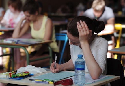 Mais que conhecer os conceitos básicos, os alunos devem ter uma boa capacidade de interpretação de texto, gráficos, charges e figuras. Por isso, é importante que além de estudar os temas propostos, o candidato esteja bem informado sobre temas atuais e saiba relacionar conhecimentos interdisciplinares. Boa prova! Mais que conhecer os conceitos básicos, os alunos devem ter uma boa capacidade de interpretação de texto, gráficos, charges e figuras. Por isso, é importante que além de estudar os temas propostos, o candidato esteja bem informado sobre temas atuais e saiba relacionar conhecimentos interdisciplinares. Boa prova!