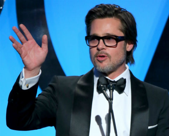 Brad Pitt estudou jornalismo na Universidade de Missouri, mas também largou o curso (faltando bem pouquinho para terminar) e se mudou para a Califórnia a fim de se dedicar à carreira artística Brad Pitt estudou jornalismo na Universidade de Missouri, mas também largou o curso (faltando bem pouquinho para terminar) e se mudou para a Califórnia a fim de se dedicar à carreira artística