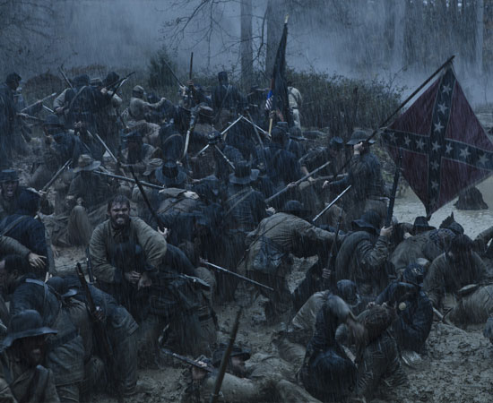 Na guerra, os Estados Confederados do Sul, que eram latifundiários, aristocratas e defensores da escravidão, tentaram se separar do norte do país, mais industrializado e menos dependente da escravidão. Na guerra, os Estados Confederados do Sul, que eram latifundiários, aristocratas e defensores da escravidão, tentaram se separar do norte do país, mais industrializado e menos dependente da escravidão.