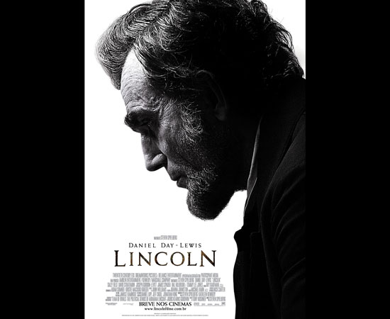 Dirigido por Steven Spielberg, o filme mostra a luta de Abraham Lincoln, presidente dos Estados Unidos de 1861 até seu assassinato em abril de 1865, para aprovar a 13ª Emenda, que abolia a escravidão no país, em 1865. Fotos: Divulgação Dirigido por Steven Spielberg, o filme mostra a luta de Abraham Lincoln, presidente dos Estados Unidos de 1861 até seu assassinato em abril de 1865, para aprovar a 13ª Emenda, que abolia a escravidão no país, em 1865. Fotos: Divulgação