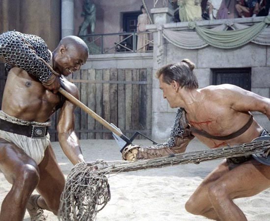 Spartacus (1960) - É a história de um gladiador que lidera um grupo de escravos em busca de liberdade contra as forças do Império Romano.