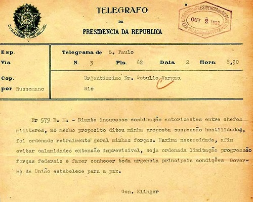 A guerra acabou no dia 2 de outubro, com a rendição das tropas paulistas. O número de mortos foi de quase 900, além de milhares de mutilados. (Foto: Wikimedia Commons) A guerra acabou no dia 2 de outubro, com a rendição das tropas paulistas. O número de mortos foi de quase 900, além de milhares de mutilados. (Foto: Wikimedia Commons)