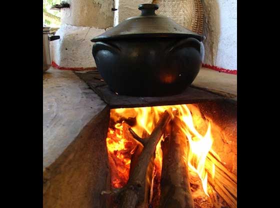 Estude a transferência de calor e equilíbrio térmico, a capacidade calorífera, o calor específico e a dilatação térmica.