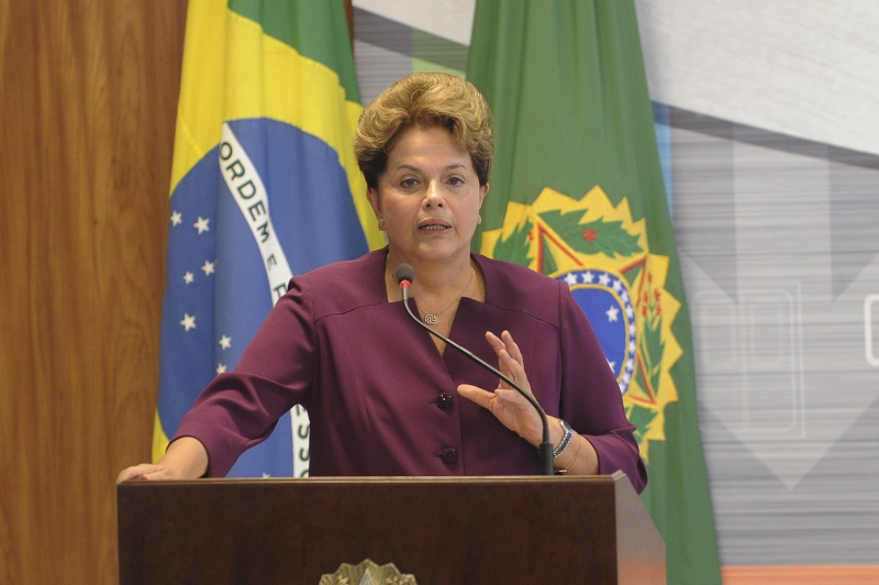 Dilma deve vetar artigo da Lei das Cotas sobre critério de seleção, diz ministro