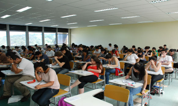 Fuvest divulga lista de aprovados na primeira fase do vestibular 2012