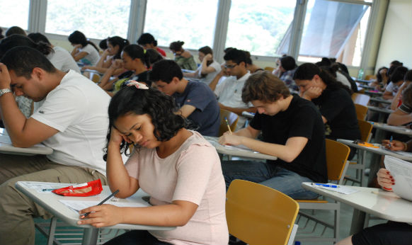 Segunda fase da Fuvest 2012 começa neste domingo, às 13h