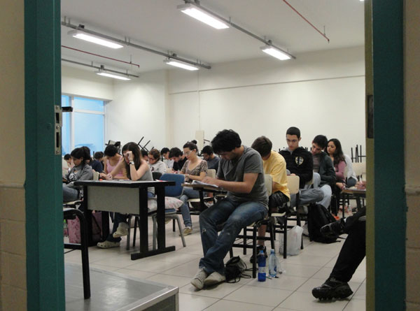 Abril Educação realiza simulado aberto do Enem
