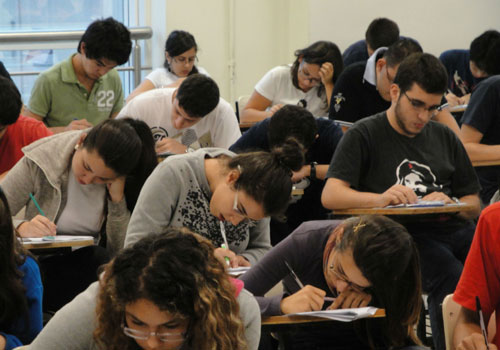 Estudantes consideram difícil o último dia de provas do vestibular 2012 da Unicamp