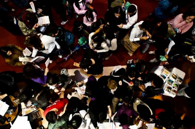 O público compareceu na Feira Guia do Estudante 2009 em peso, inclusive no domingo(23) chuvoso O público compareceu na Feira Guia do Estudante 2009 em peso, inclusive no domingo(23) chuvoso