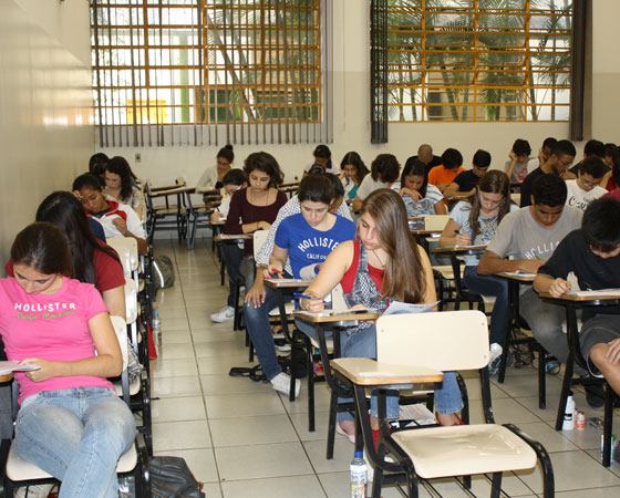 UEG recebe pedidos de isenção para vestibular 2013/2