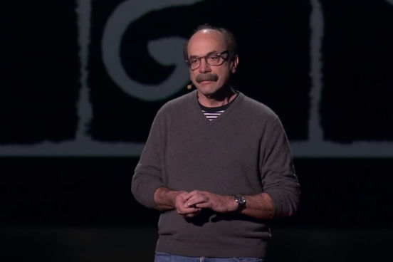 O premiado designer David Kelley não acredita que ambientes de trabalho devam ser divididos entre profissionais técnicos e criativos. Para ele, qualquer pessoa tem aptidão para conceber ideias novas - basta desenvolver confiança para tal. Mas como fazer isso? É o que Kelley explica neste vídeo, que você pode ver clicando no Leia mais. O premiado designer David Kelley não acredita que ambientes de trabalho devam ser divididos entre profissionais técnicos e criativos. Para ele, qualquer pessoa tem aptidão para conceber ideias novas - basta desenvolver confiança para tal. Mas como fazer isso? É o que Kelley explica neste vídeo, que você pode ver clicando no Leia mais.