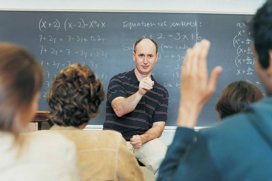 Mais teórico que o mestrado profissionalizante, o mestrado acadêmico é voltado para o ensino e para a pesquisa. Forma pesquisadores e professores do Ensino Superior. (Créditos: Digital Vision./Thinkstock) Mais teórico que o mestrado profissionalizante, o mestrado acadêmico é voltado para o ensino e para a pesquisa. Forma pesquisadores e professores do Ensino Superior. (Créditos: Digital Vision./Thinkstock)