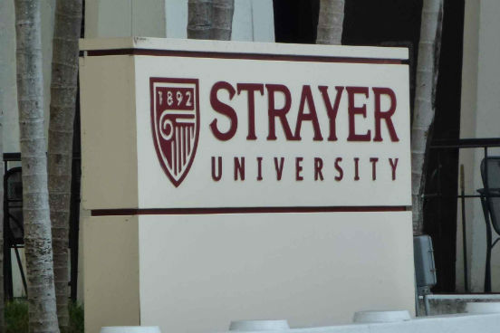 Atualmente parte da Strayer University, o Jack Welch Management Institute foi fundado por Jack Welch, ex-CEO da General Electric, em 2009. A instituição oferece cursos de Master in Business Administration (MBA) online focados especialmente para quem trabalha. Sua sede física fica próxima a Washington D.C., nos Estados Unidos. (Imagem: Wikimedia Commons)