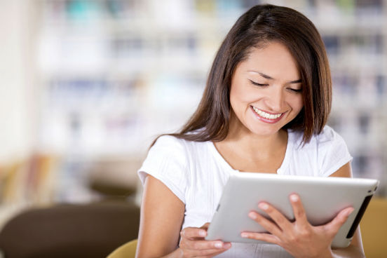 Continue se dedicando aos estudos para fazer valer a sua pós. Aperfeiçoar o seu inglês, por exemplo, é algo que pode ajudá-lo a aproveitar ainda mais o conteúdo do curso. (Imagem: Thinkstock) Continue se dedicando aos estudos para fazer valer a sua pós. Aperfeiçoar o seu inglês, por exemplo, é algo que pode ajudá-lo a aproveitar ainda mais o conteúdo do curso. (Imagem: Thinkstock)
