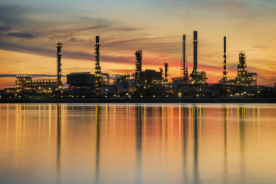Canadá, China, Emirados Árabes, Irã, Iraque, Kuwait e México completam a lista dos 10 maiores produtores de petróleo do mundo. (Imagem: Thinkstock)