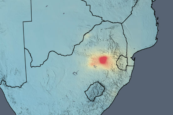 A região sul africana, que engloba Joanesburgo e Pretória, é a que apresenta o maior nível de dióxido de nitrogênio em todo o hemisfério Sul. No entanto, o mapa de tendências, feito a partir dos dados levantados pelo satélite Aura, mostram que há uma situação um pouco mais complexa acontecendo entre essas duas cidades e algumas usinas e áreas industriais vizinhas. A imagem mostra a concentração do gás na África do Sul em 2014. (Imagem: Reprodução/NASA)