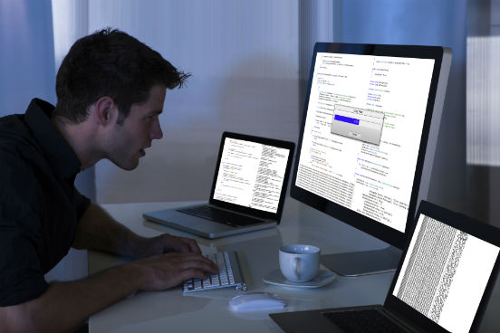 Apesar de a hora de trabalho dos desenvolvedores de softwares valer 45,92 dólares, ou seja, mais que a dos enfermeiros, esses profissionais têm um número menor de oportunidades por mês: 114.921. Também por mês, são contratados 31.272 pessoas neste cargo. (Imagem: Thinkstock) Apesar de a hora de trabalho dos desenvolvedores de softwares valer 45,92 dólares, ou seja, mais que a dos enfermeiros, esses profissionais têm um número menor de oportunidades por mês: 114.921. Também por mês, são contratados 31.272 pessoas neste cargo. (Imagem: Thinkstock)