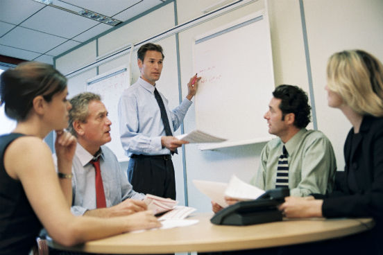 Já para os gerentes de marketing são 8.447 contratações por mês e 91.630 oportunidades que surgem nesse mesmo período. O valor da hora de trabalho é de 61,12 dólares. (Imagem: Thinkstock) Já para os gerentes de marketing são 8.447 contratações por mês e 91.630 oportunidades que surgem nesse mesmo período. O valor da hora de trabalho é de 61,12 dólares. (Imagem: Thinkstock)